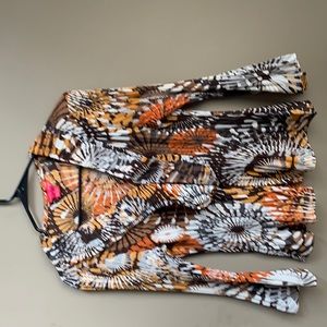 Sunny Leigh V-neck 100% polyester blouse brown orange cream colors.